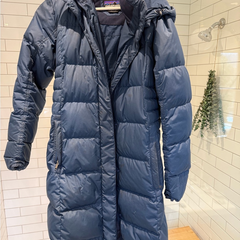 Patagonia women’s medium  Blue Puffer Coat